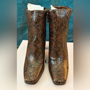 Brown Ankle Boots with Snakeskin Pattern and High Heels